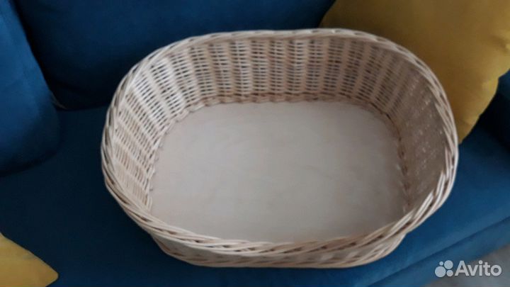 Лежанка для кошки или собаки плетёная