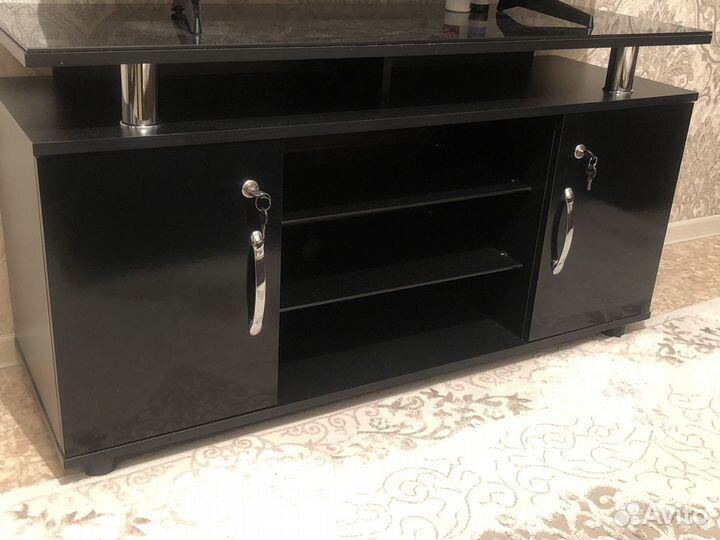 Тумба под телевизор