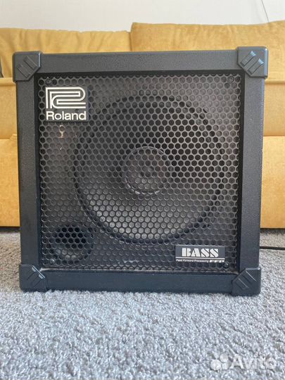 Басовый комбик Roland Cube 30 bass