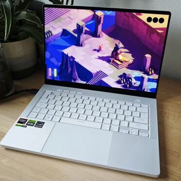 Игровой мощный ноутбук / Core i7 / RTX / SSD