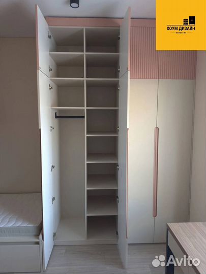 Шкаф с встроенной гладильной доской