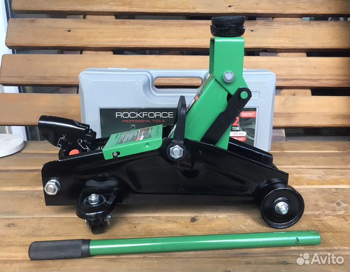 Домкрат подкатной гидравлический 2 тонны