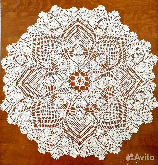 Салфетки вязаные крючком большая 59 см и ср.42 см