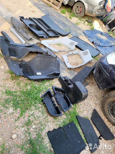 Задний пластик боковины на лансер 9 универсал