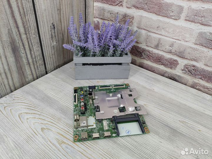 Материнская плата телевизора EAX67872805 1.1