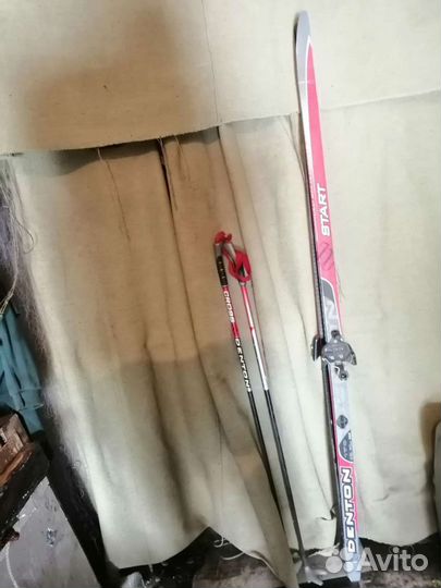 Продаются лыжи