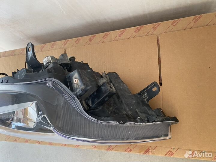 Фара правая toyota land cruiser prado 150