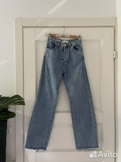 Джинсы mango