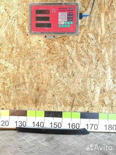 Молдинг крыла заднего левый E 124