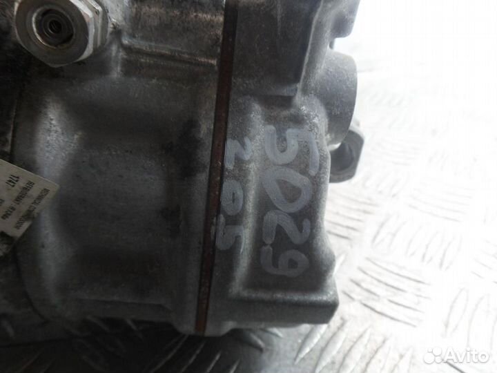 Компрессор системы кондиционирования Mercedes-Benz