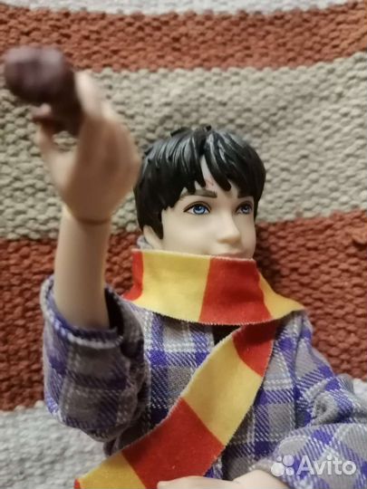 Фигурка Гарри Поттер едет в Хогвардс