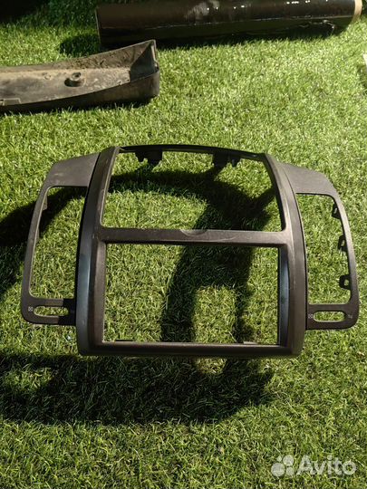 682609U000 Рамка магнитолы 2 Din Nissan Note E11