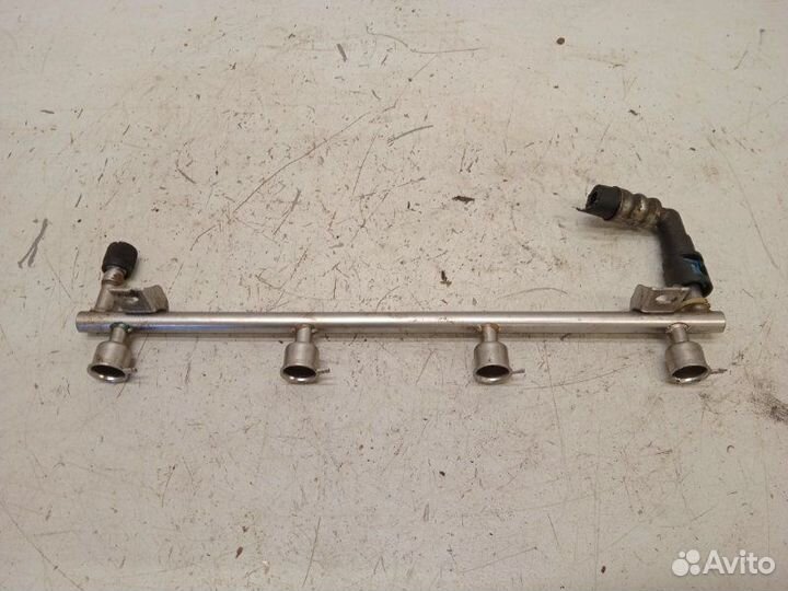 Рейка топливная (рампа) Opel Vectra C 1.8 2008