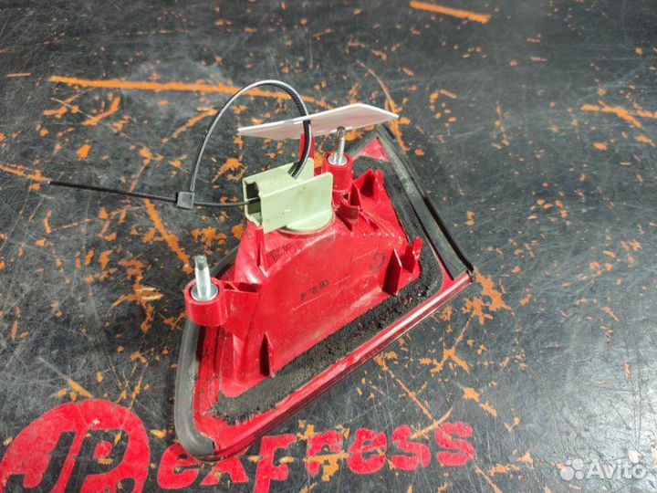 Фонарь крышки багажника левый Infiniti G35 V36