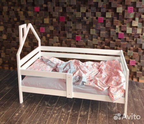 Софа высокий борт Домик детская из массива