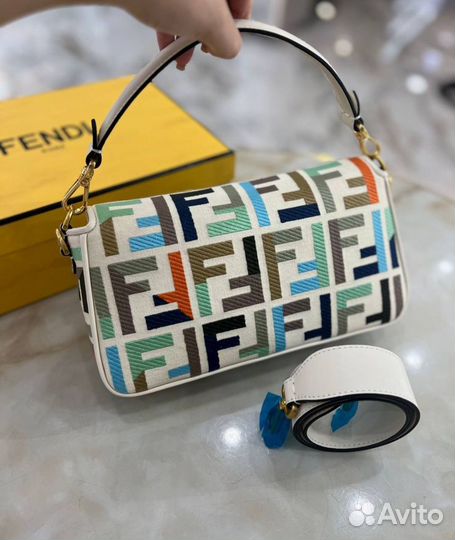 Сумка Fendi baguette