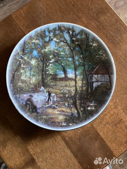 Настенная тарелка