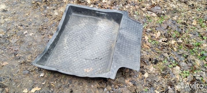 Коврик (поддон) в багажник ваз 2106