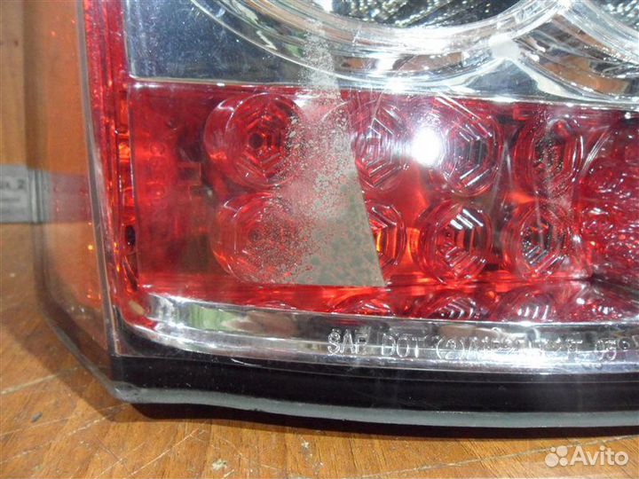 Фонарь задний левый задний левый Chrysler 300C LX