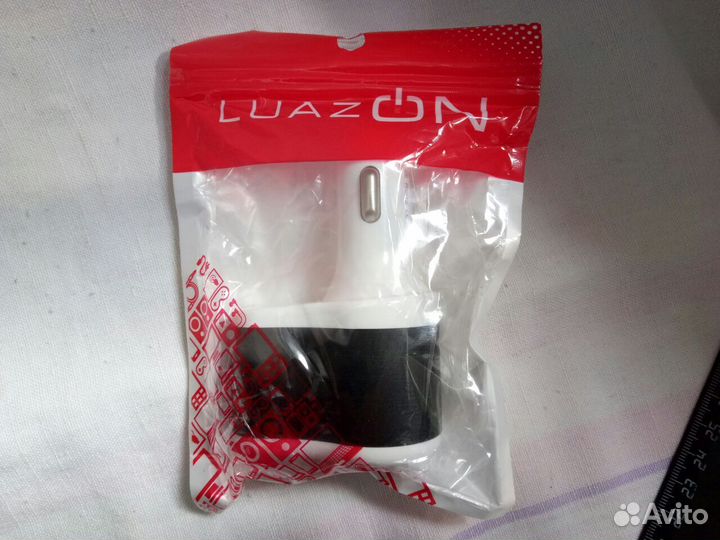 Автомобильное зарядное устройство LuazON LCC-28