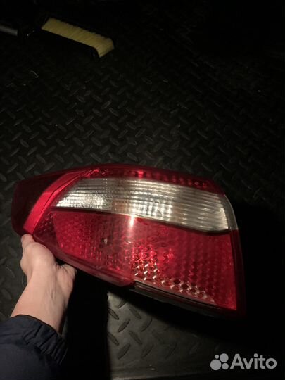 Фара левая задняя kia rio 3