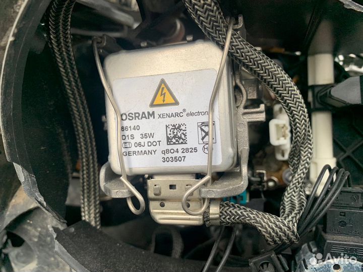 Mercedes фара W204 06-11г