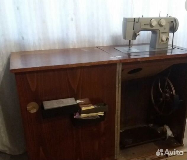 Швейная машина Чайка 2