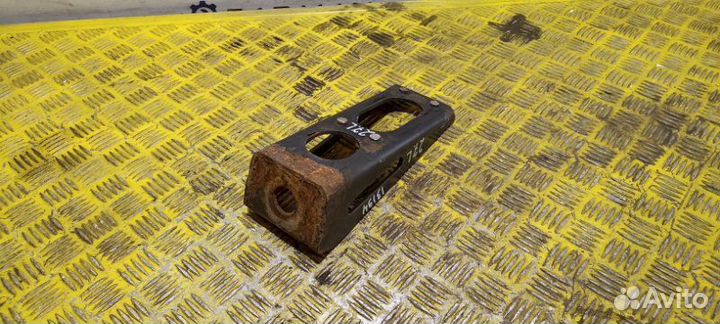 Кронштейн амортизатора левый Man Tgl Tgm