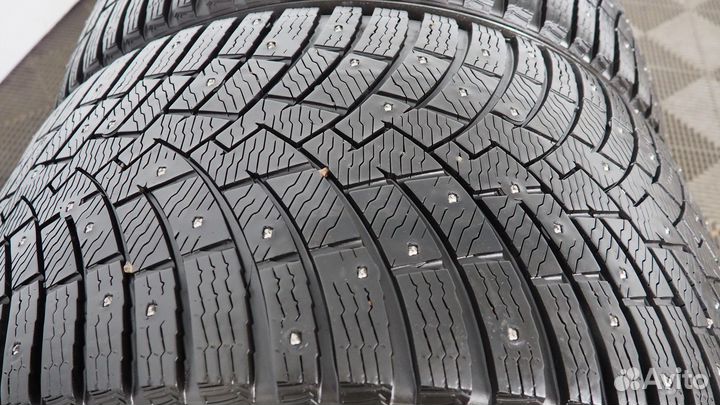 Pirelli Scorpion Ice Zero 2 285/40 R21 и 315/35 R21