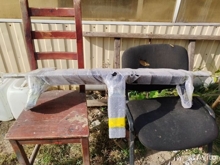 Суппорт радиатора (передняя панель-телевизор)