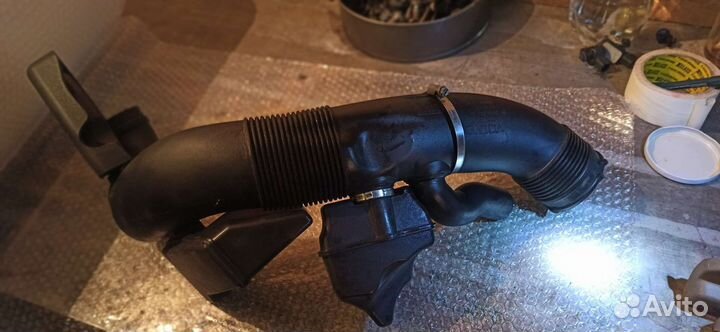 Патрубок воздушного фильтра volvo xc70 30745348