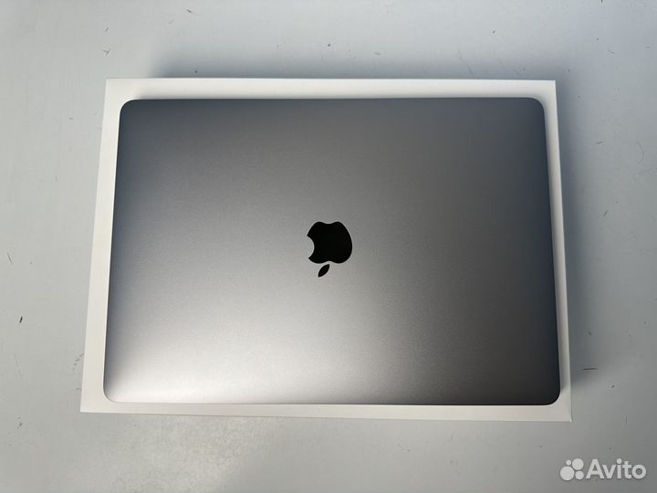 MacBook Pro 13 2022 M2 256Gb Ростест, 65 циклов