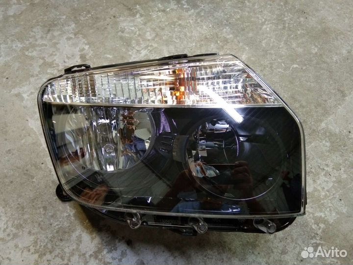 Правая фара Рено Дастер