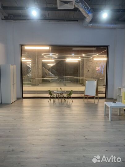 Детский стол,2 стула,мольберт