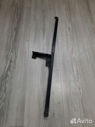 Направляющая стекла Kia sportage 3 Прав