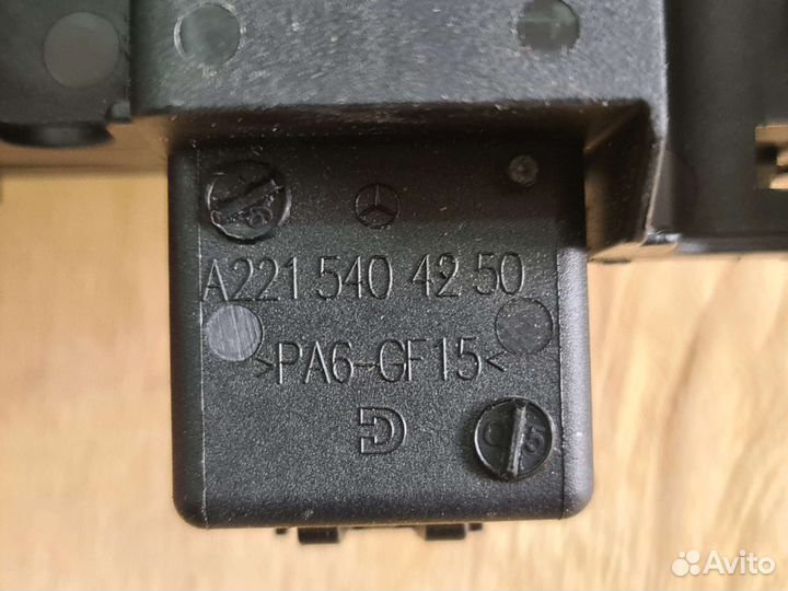 Блок силовых предохранителей Mercedes W221