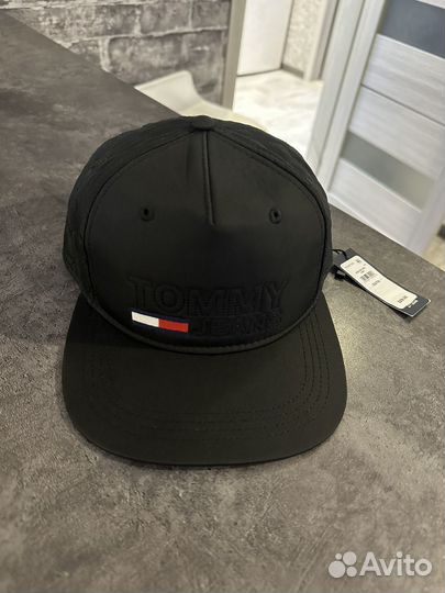 Tommy Hilfiger новая бейсболка снепбек оригинал