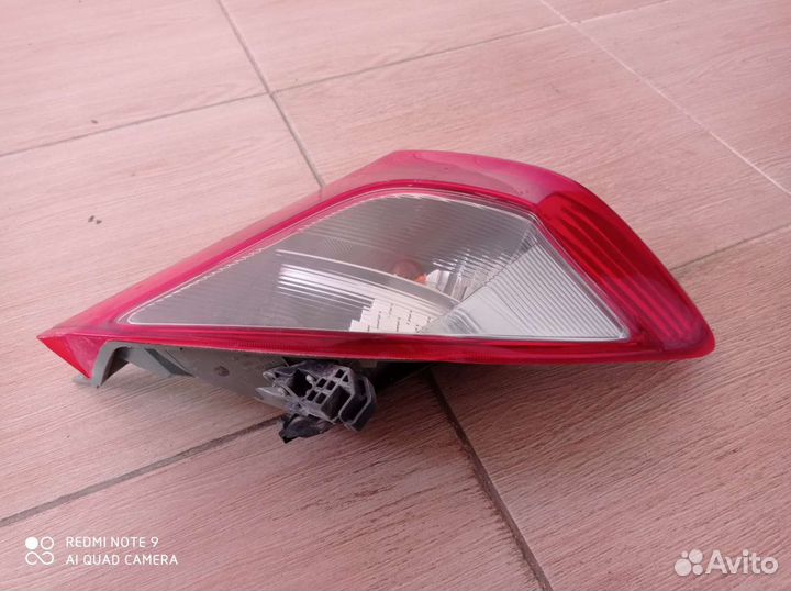 Задний стоп сигнал таёта yaris