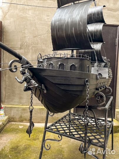 Мангал-корабль