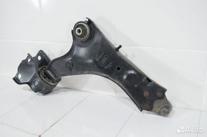 Рычаг нижний передний левый Land Rover Discovery