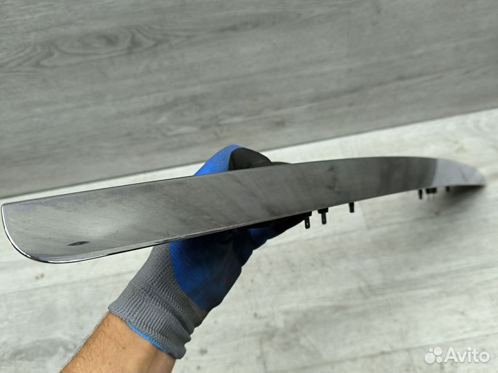 Хром накладка крышки багажника Mercedes-Benz ml164