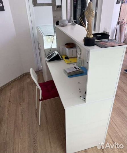 Новые Ресепшен-Витрины со стеклом под Заказ