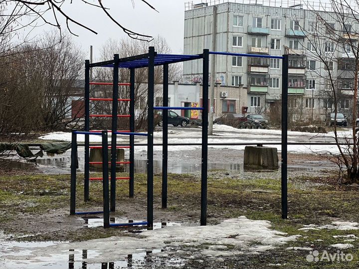 Мощный спортивный комплекс для тренировок на улице