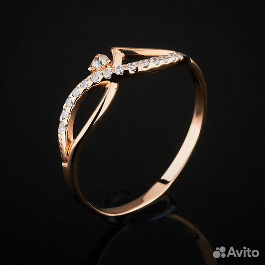 Кольцо из красного золота с фианитами