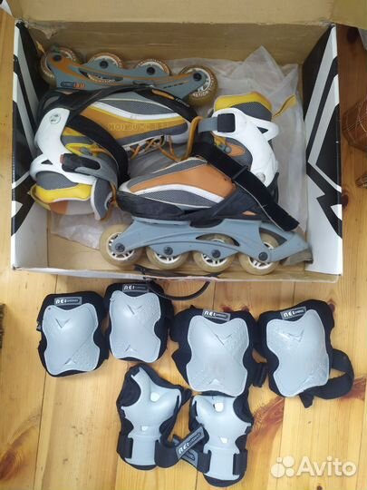 Коньки роликовые с защитой