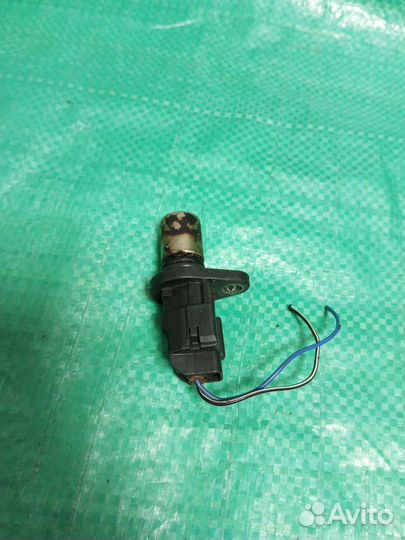 Датчик положения распредвала Toyota Avensis 2001