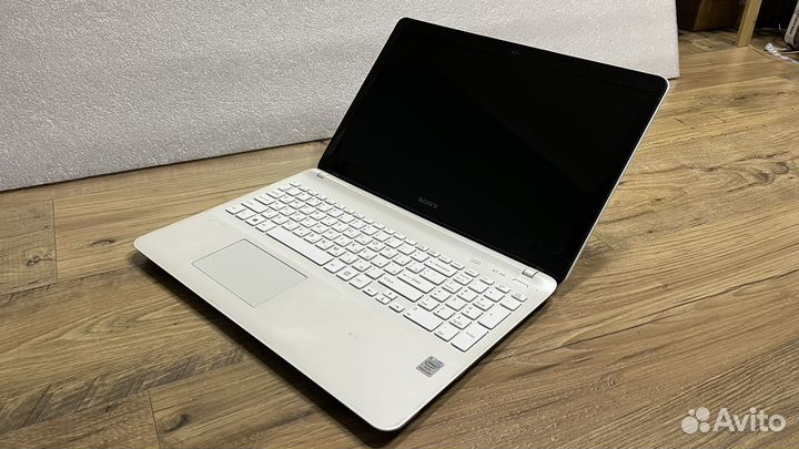 Sony Vaio 15,6/4/intel/nvidia/500