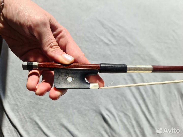 Виолончельный смычок