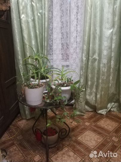 Подставка для цветов напольная металлическая