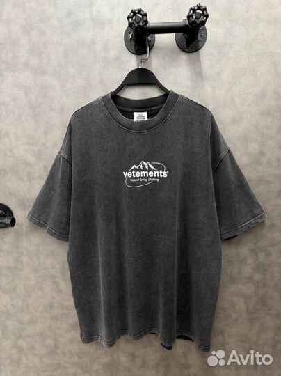 Футболка vetements